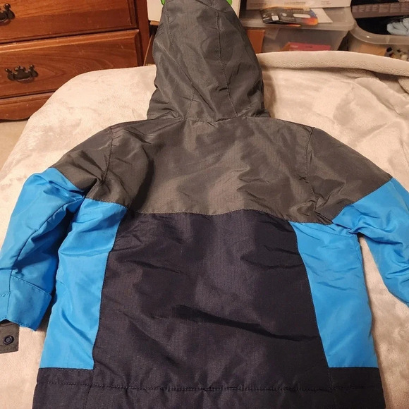 Children’s Place - double layer ( 2 in 1) winter jacket 18-24mos - Picture 3 of 7